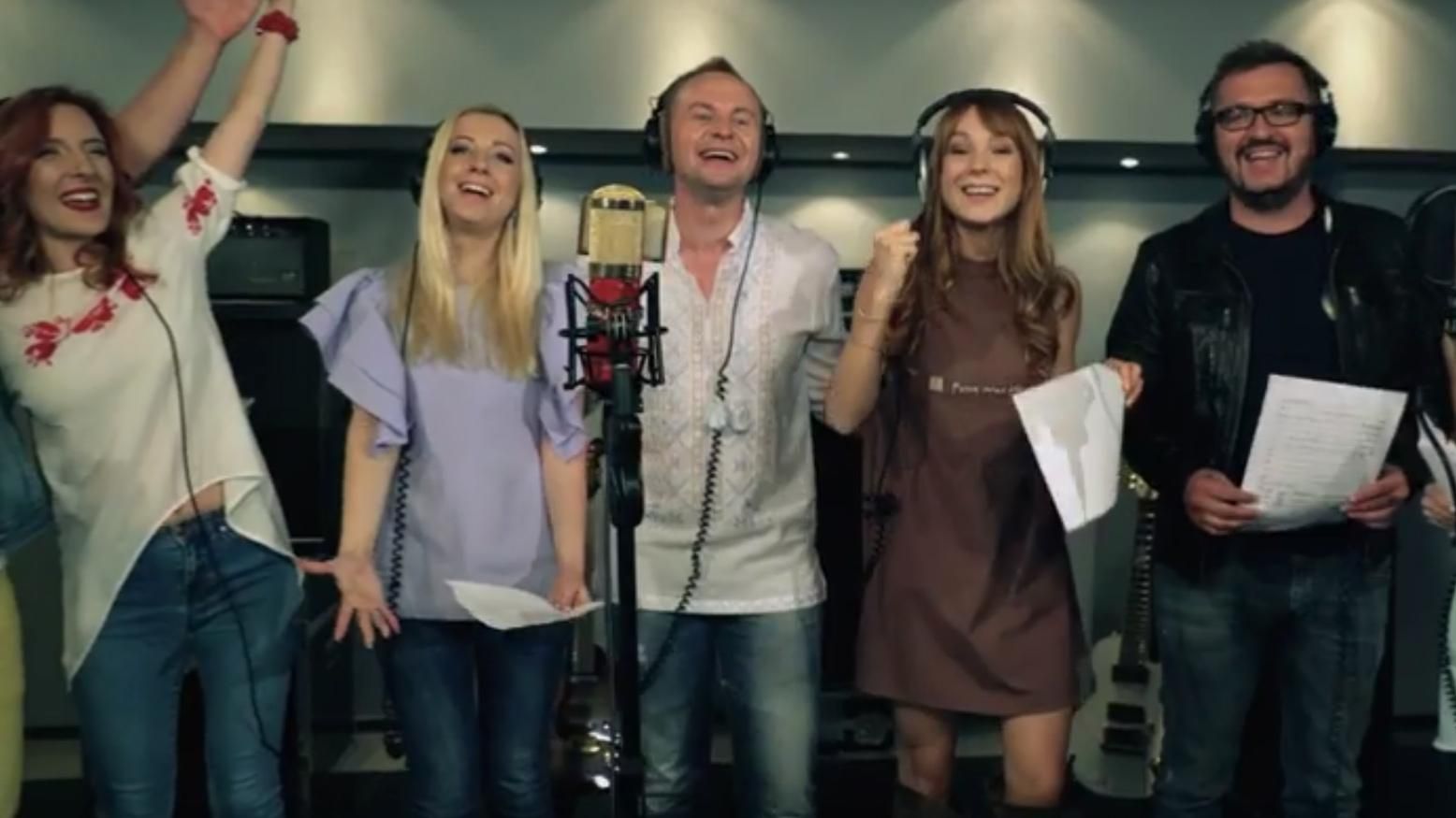 В сети появилось чувственное видео от 25 украинских музыкантов ко Дню Независимости В сети появилось чувственное видео от 25 украинских музыкантов ко Дню Независимости