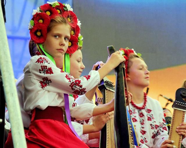 У Херсоні діти-бандуристи встановили національний рекорд У Херсоні діти-бандуристи встановили національний рекорд