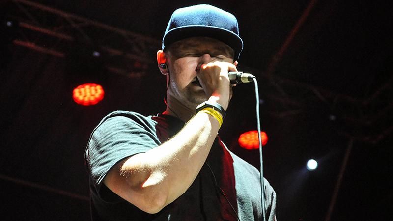 Лидер "Бумбокса" показал антидепрессивное видео Лидер "Бумбокса" показал антидепрессивное видео