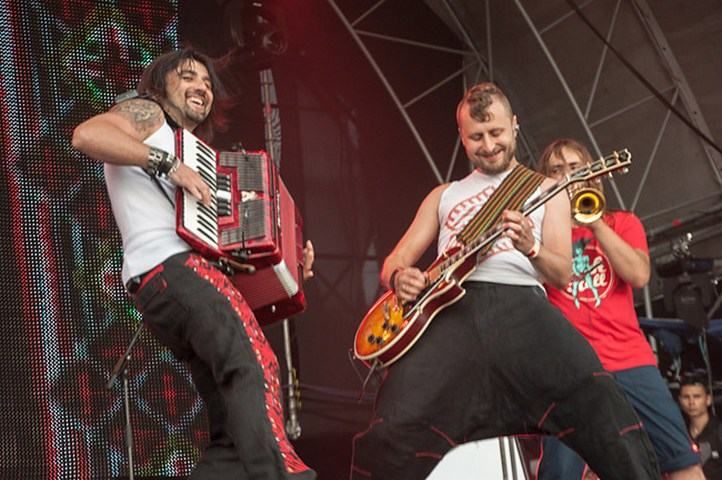 Зажигательная осень на музыкальном "Атласе": концерты, которые нельзя пропустить Зажигательная осень на музыкальном "Атласе": концерты, которые нельзя пропустить