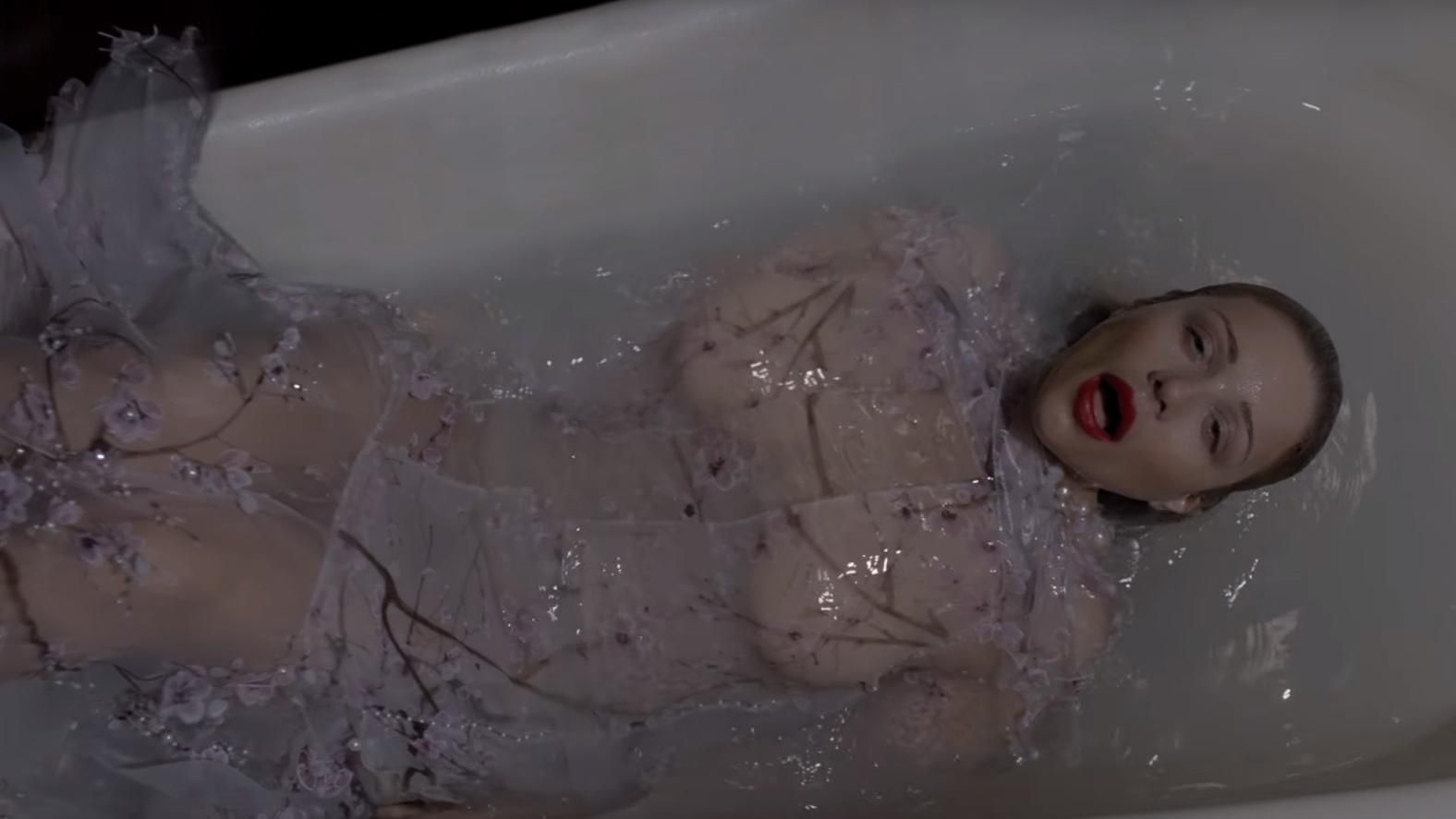 Творці вражаючого відео для Coldplay зняли кліп українській співачці Творці вражаючого відео для Coldplay зняли кліп українській співачці