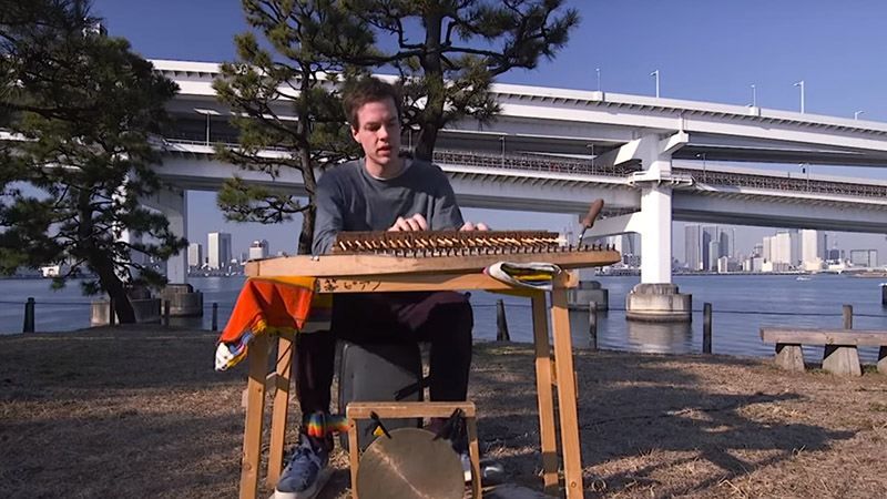 Композитор зібрав піаніно із китайських паличок: відео Композитор зібрав піаніно із китайських паличок: відео