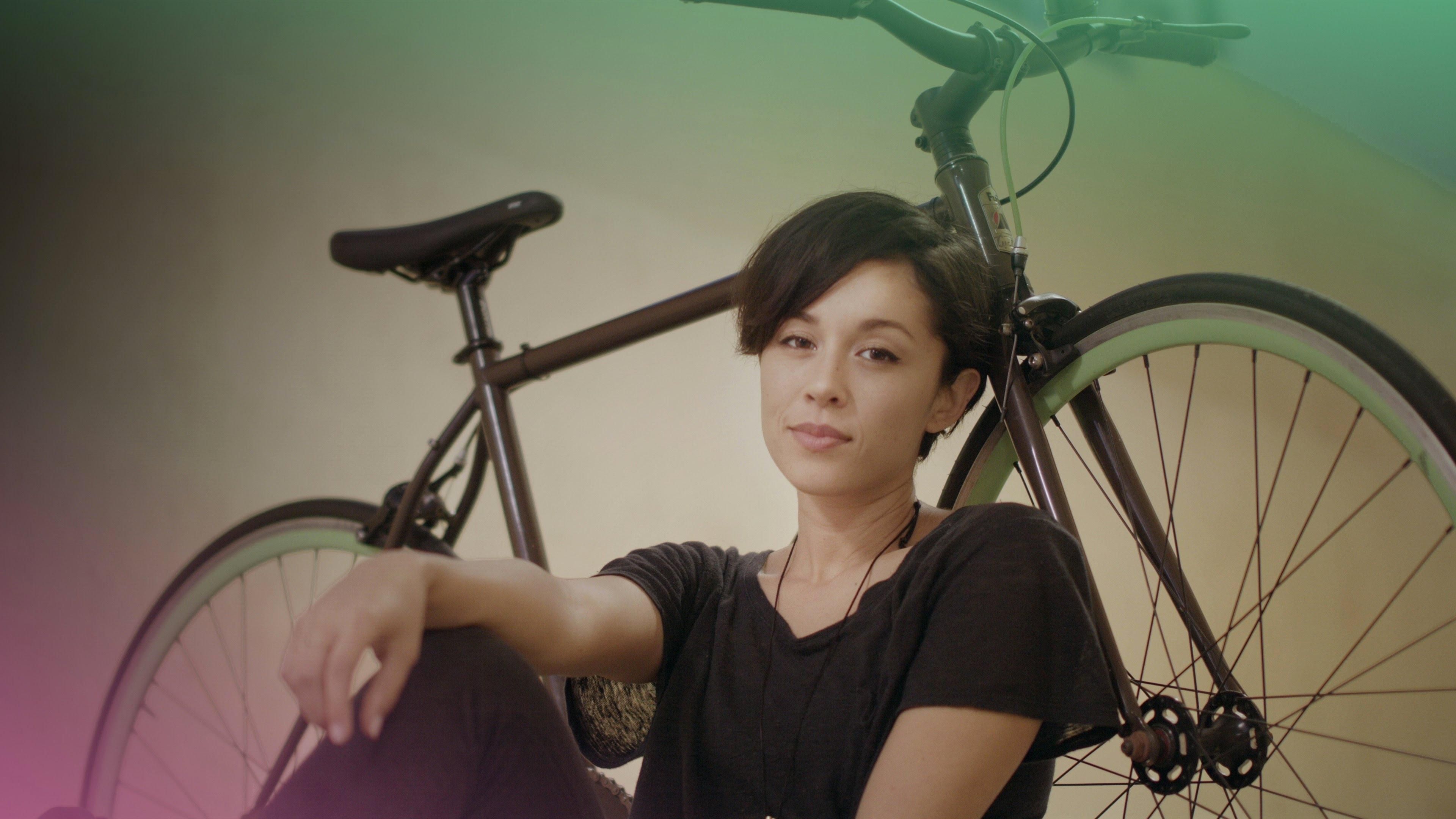 Как с помощью велосипеда сыграть известный хит: необычное видео