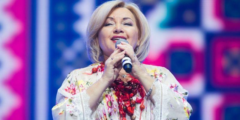 Кума Порошенко спела песню о цинизме вокруг войны