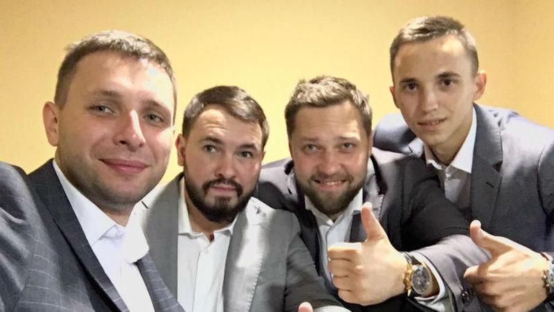 Весілля співачки і бійця: до гулянь активно долучились народні депутати Весілля співачки і бійця: до гулянь активно долучились народні депутати