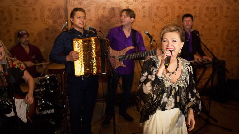 Стрєлков-Гіркін відвідав імперський показ мод шанувальниці "Новоросії" Циганової Стрєлков-Гіркін відвідав імперський показ мод шанувальниці "Новоросії" Циганової