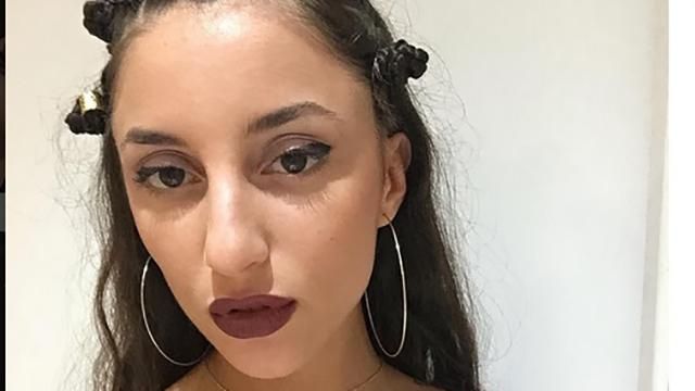 З’явилося відео, як подругу Тіматі виставили з України З’явилося відео, як подругу Тіматі виставили з України