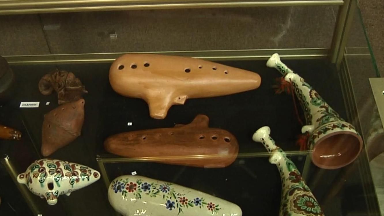 Унікальну виставку музичних інструментів відкрили у Запоріжжі Унікальну виставку музичних інструментів відкрили у Запоріжжі