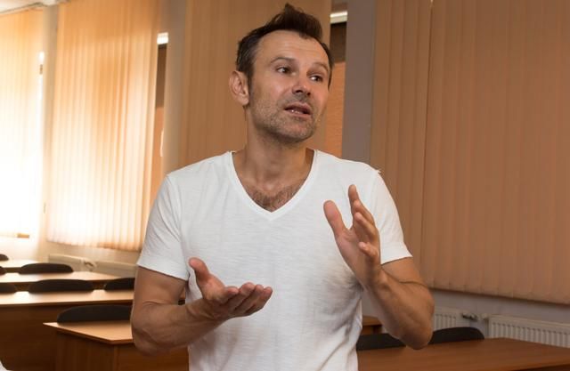 Вакарчук розкритикував квоти на україномовні пісні Вакарчук розкритикував квоти на україномовні пісні