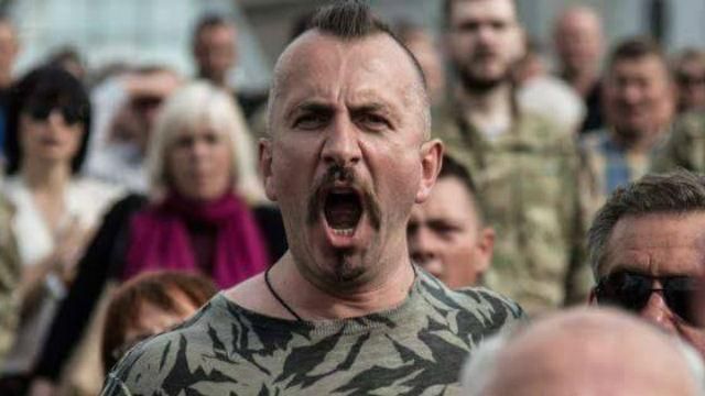 Легендарного бойца Правого сектора Слипака почтили в Париже Легендарного бойца Правого сектора Слипака почтили в Париже