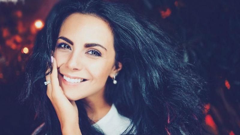 Каменских засветила обручальное кольцо: появилось фото Каменских засветила обручальное кольцо: появилось фото