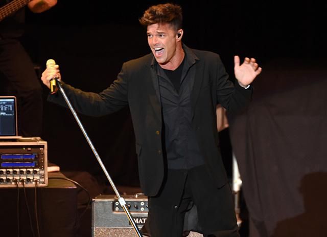 Известный певец женится на своем бойфренде Известный певец женится на своем бойфренде