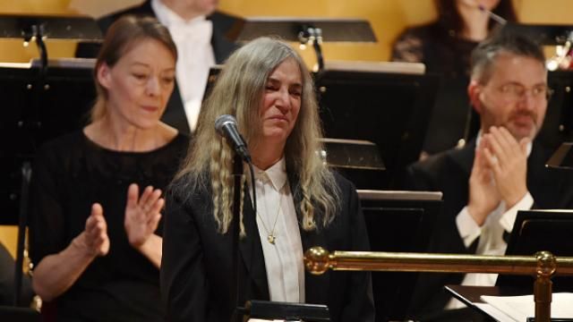 Замість Боба Ділана на врученні Нобеля заспівала 70-річна американська співачка