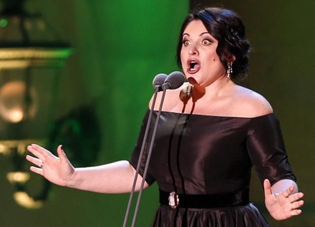 Народная артистка России забыла слова гимна перед матчем Народная артистка России забыла слова гимна перед матчем