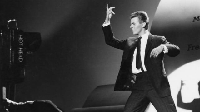 Сьогодні йому було б 70: світ побачив новий кліп на пісню Девіда Боуї Сьогодні йому було б 70: світ побачив новий кліп на пісню Девіда Боуї