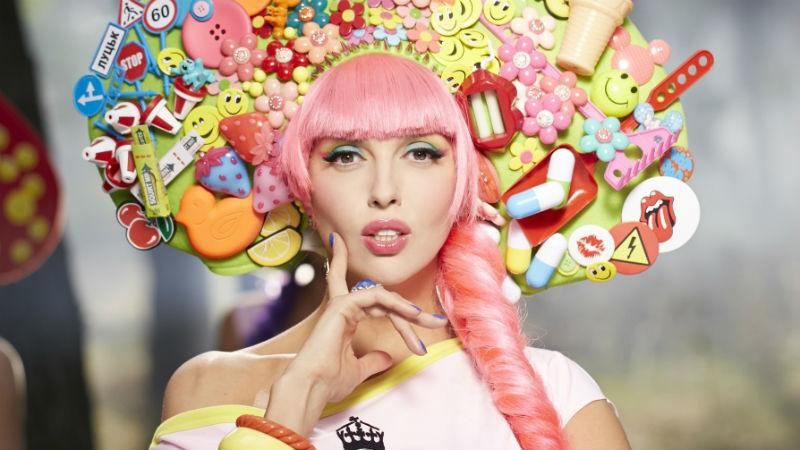 Полякова рассказала, как чуть не сгорела из-за "кокошника" Полякова рассказала, как чуть не сгорела из-за "кокошника"