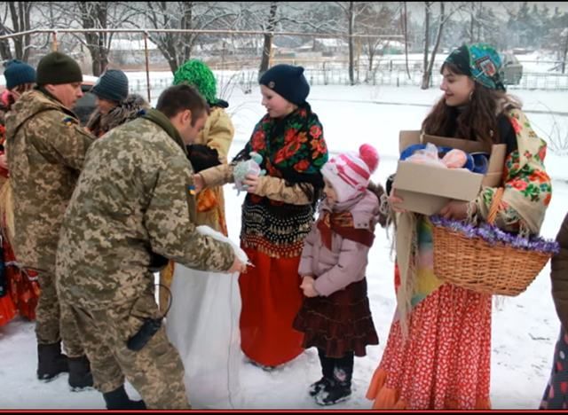 Маленькие украинцы защедровали бойцам АТО на Донбассе