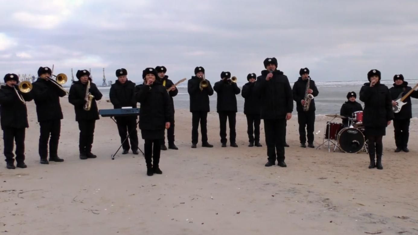 Мы –единые, – полиция Донбасса влюбляет в себя патриотической песней