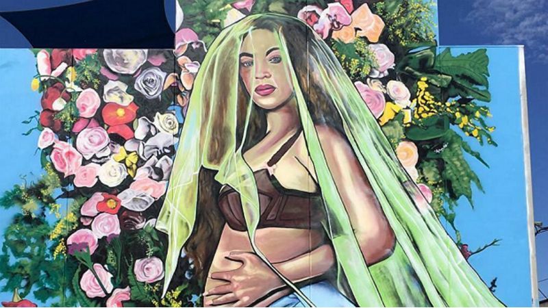 Вагітній Бейонсе присвятили мурал і влаштували вигадливий флешмоб Вагітній Бейонсе присвятили мурал і влаштували вигадливий флешмоб