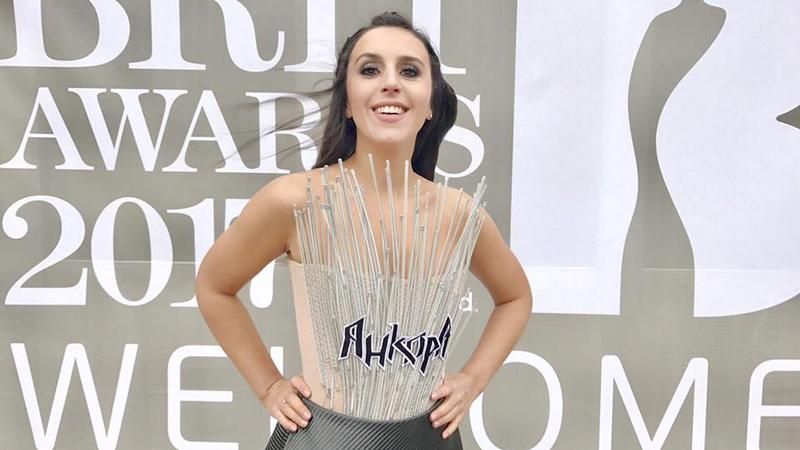 Джамала в оригінальній сукні засвітилася на "Brit Awards": з’явилися фото 
