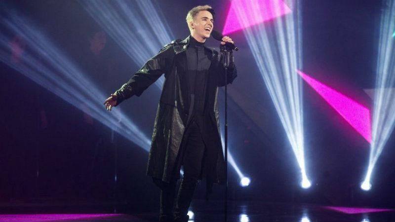 Скандал на Євробаченні. Обурені фанати MELOVIN збирають мітинг під СТБ Скандал на Євробаченні. Обурені фанати MELOVIN збирають мітинг під СТБ