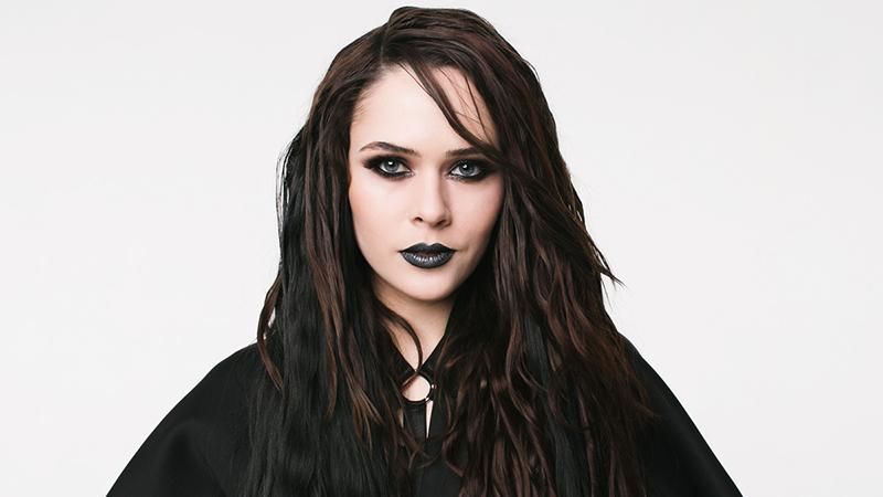 Солістка The Hardkiss дуже різко відповіла фанатці Солістка The Hardkiss дуже різко відповіла фанатці