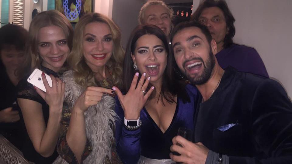 Ще один український співак зробив пропозицію коханій: фото і відео Ще один український співак зробив пропозицію коханій: фото і відео