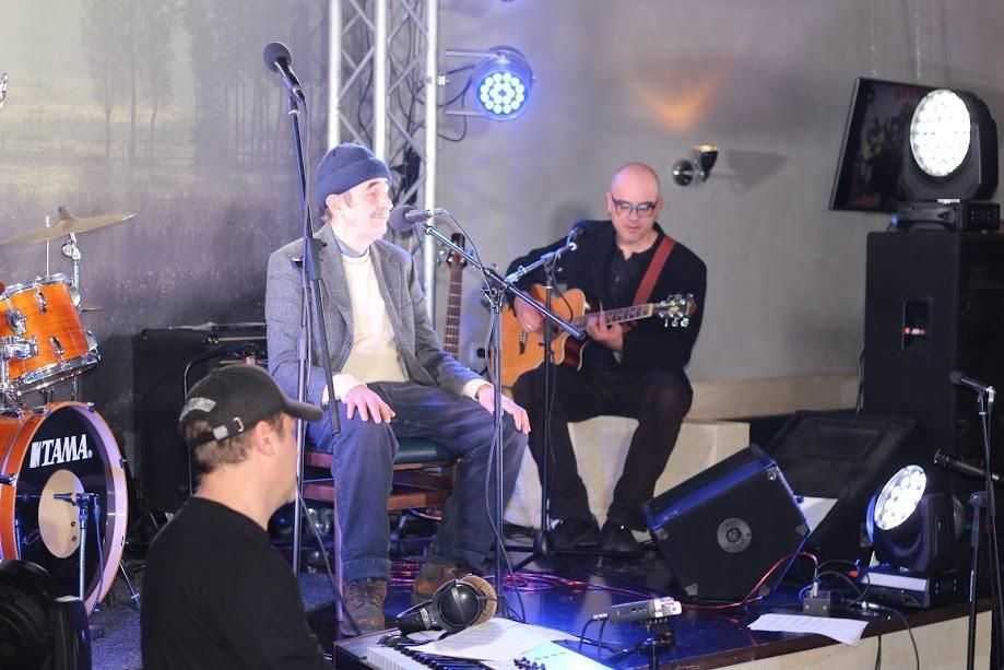 Известные музыканты поздравили "современного классика" с юбилеем Известные музыканты поздравили "современного классика" с юбилеем