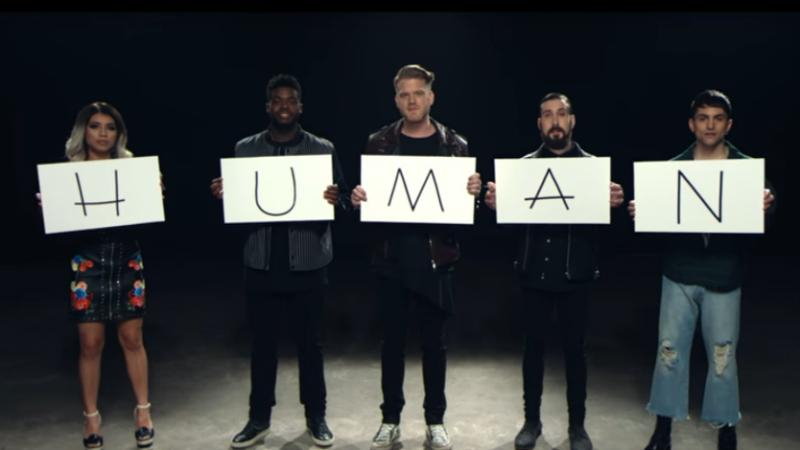 Акапельные Pentatonix поразили чувственным клипом о меньшинствах
