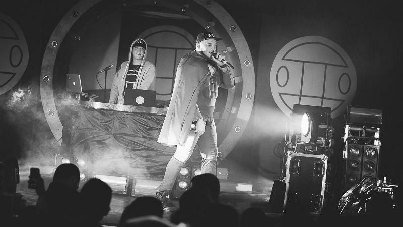 Российские звезды устроили давку на концерте украинской группы Российские звезды устроили давку на концерте украинской группы