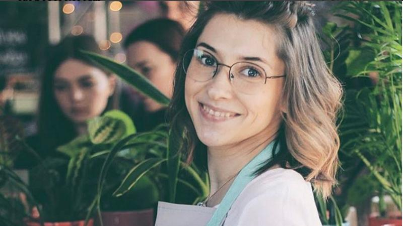 Жена лидера O.Torvald показала много вазонов и округлившийся живот