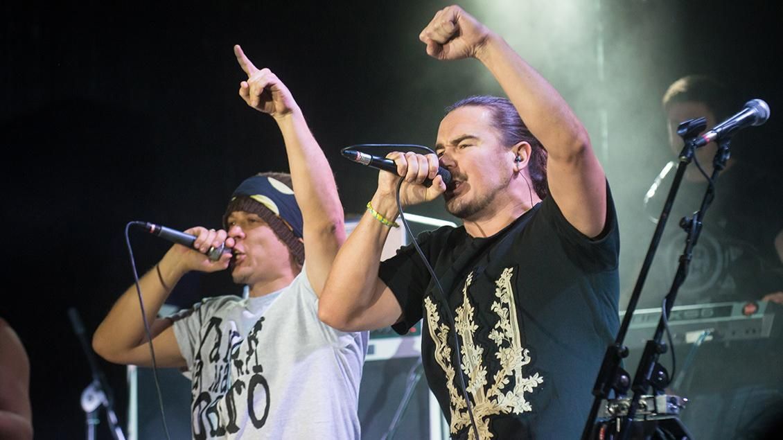 ТНМК сняли клип о чрезмерной увлеченности "лайками" ТНМК сняли клип о чрезмерной увлеченности "лайками"