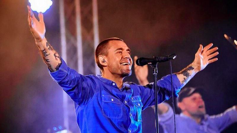 Сергей Михалок и оркестр "Ляпис 98" представили видео на песню "Брежнев" Сергей Михалок и оркестр "Ляпис 98" представили видео на песню "Брежнев"