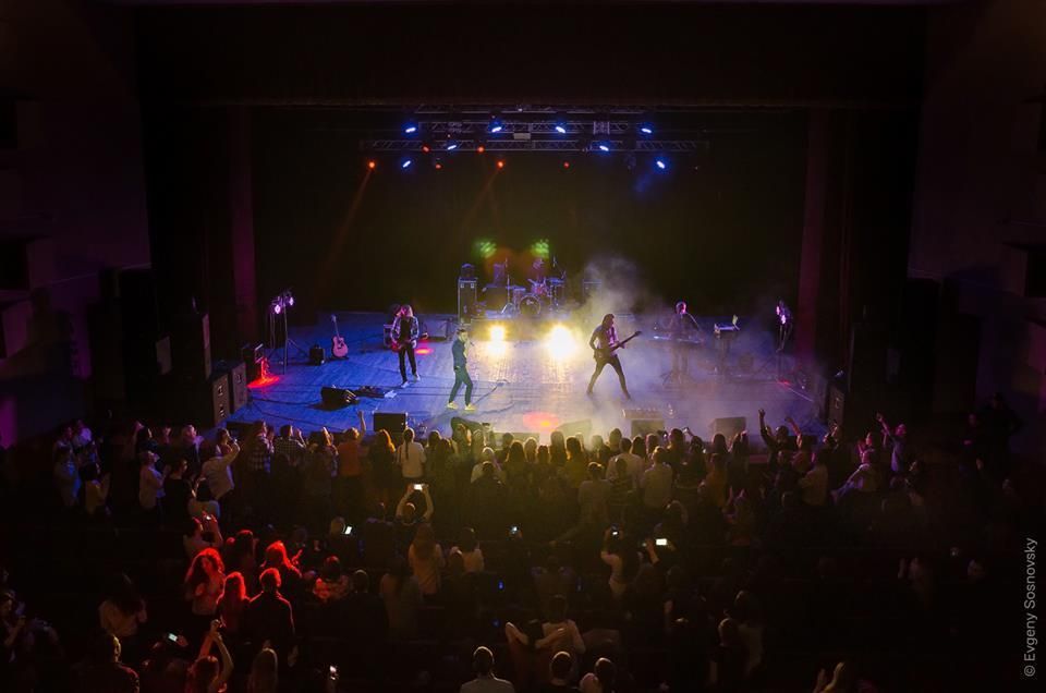 "Антитіла" показали повітряне запрошення на мегаконцерт у Києві "Антитіла" показали повітряне запрошення на мегаконцерт у Києві