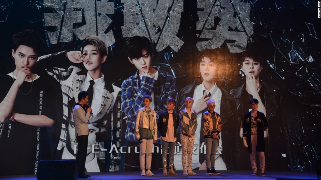 Хлопчик чи дівчинка: незвичний колектив розриває Китай Хлопчик чи дівчинка: незвичний колектив розриває Китай