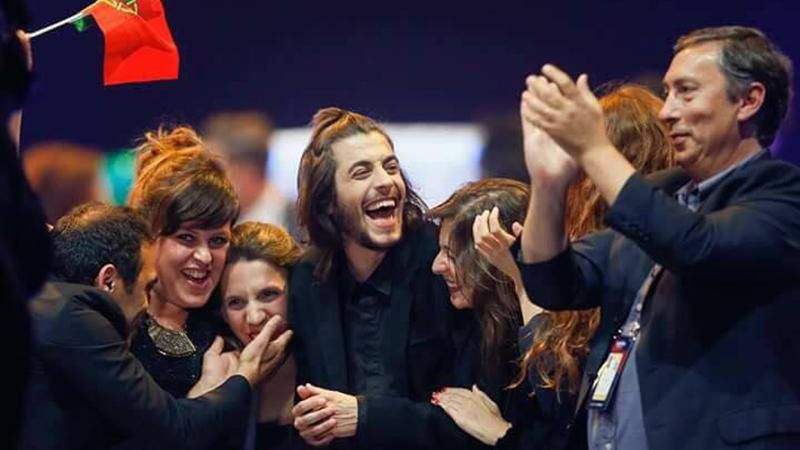 Учасник Євробачення від Португалії виступив у київському барі Учасник Євробачення від Португалії виступив у київському барі