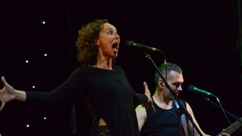 Одіозна російська співачка похизувалася паспортом неіснуючої "ЛНР" Одіозна російська співачка похизувалася паспортом неіснуючої "ЛНР"