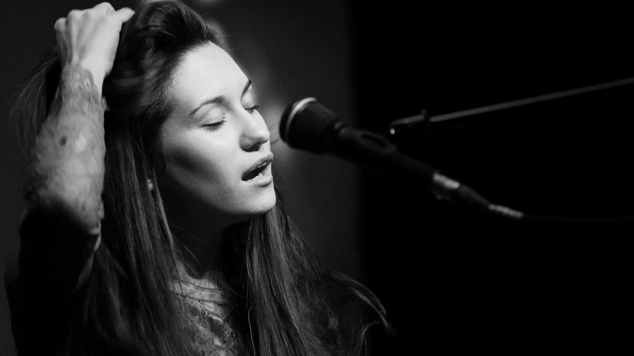 "Вакарчук у спідниці" створила казкові кавери на пісні "Океану Ельзи" "Вакарчук у спідниці" створила казкові кавери на пісні "Океану Ельзи"