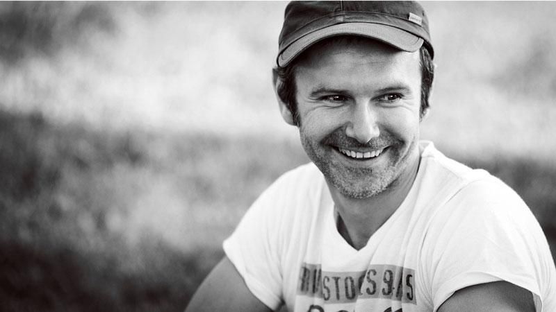 Святослав Вакарчук – музыкальный гений, кумир миллионов, лидер легендарного "Океана Эльзы" Святослав Вакарчук – музыкальный гений, кумир миллионов, лидер легендарного "Океана Эльзы"