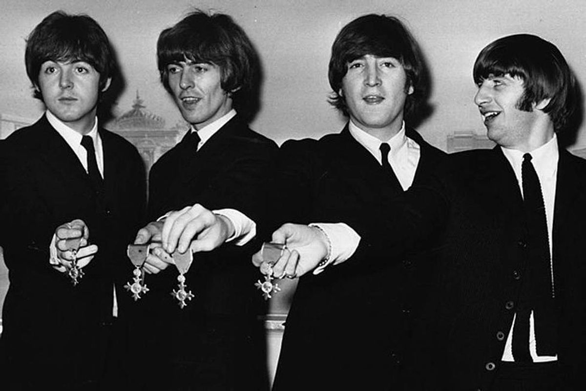 Основатель группы The Beatles Джон Леннон – британская легенда рок-музыки -  Showbiz