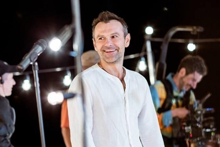 Після втрати голосу у Полтаві Вакарчук звернувся до фанатів Після втрати голосу у Полтаві Вакарчук звернувся до фанатів