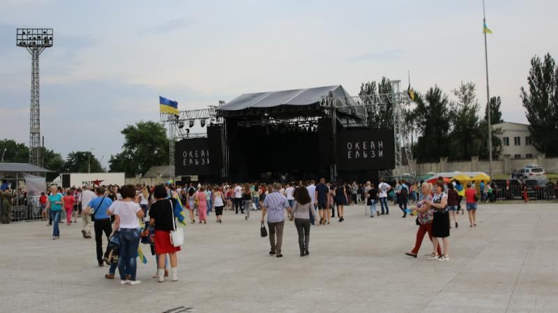"Океан Ельзи" відгримів з потужним концертом в прифронтовому Лисичанську: ексклюзивні фото