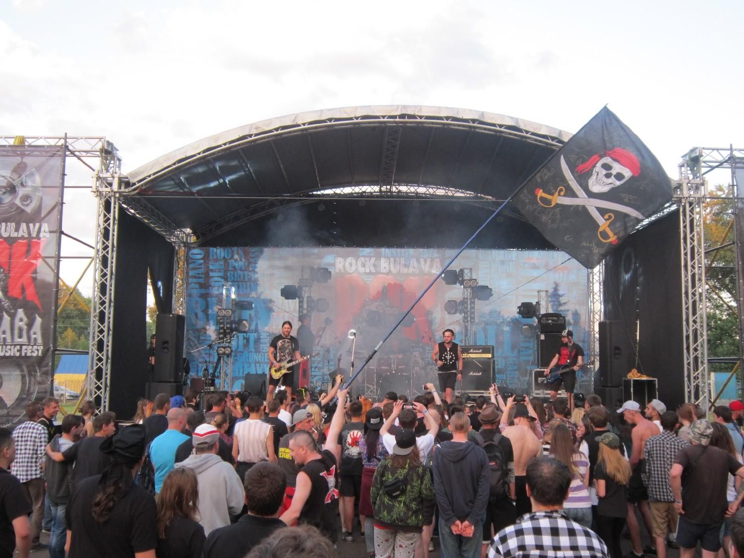 "Рок Булава" ударила мощно: отгремел первый большой фестиваль лета "Рок Булава" ударила мощно: отгремел первый большой фестиваль лета