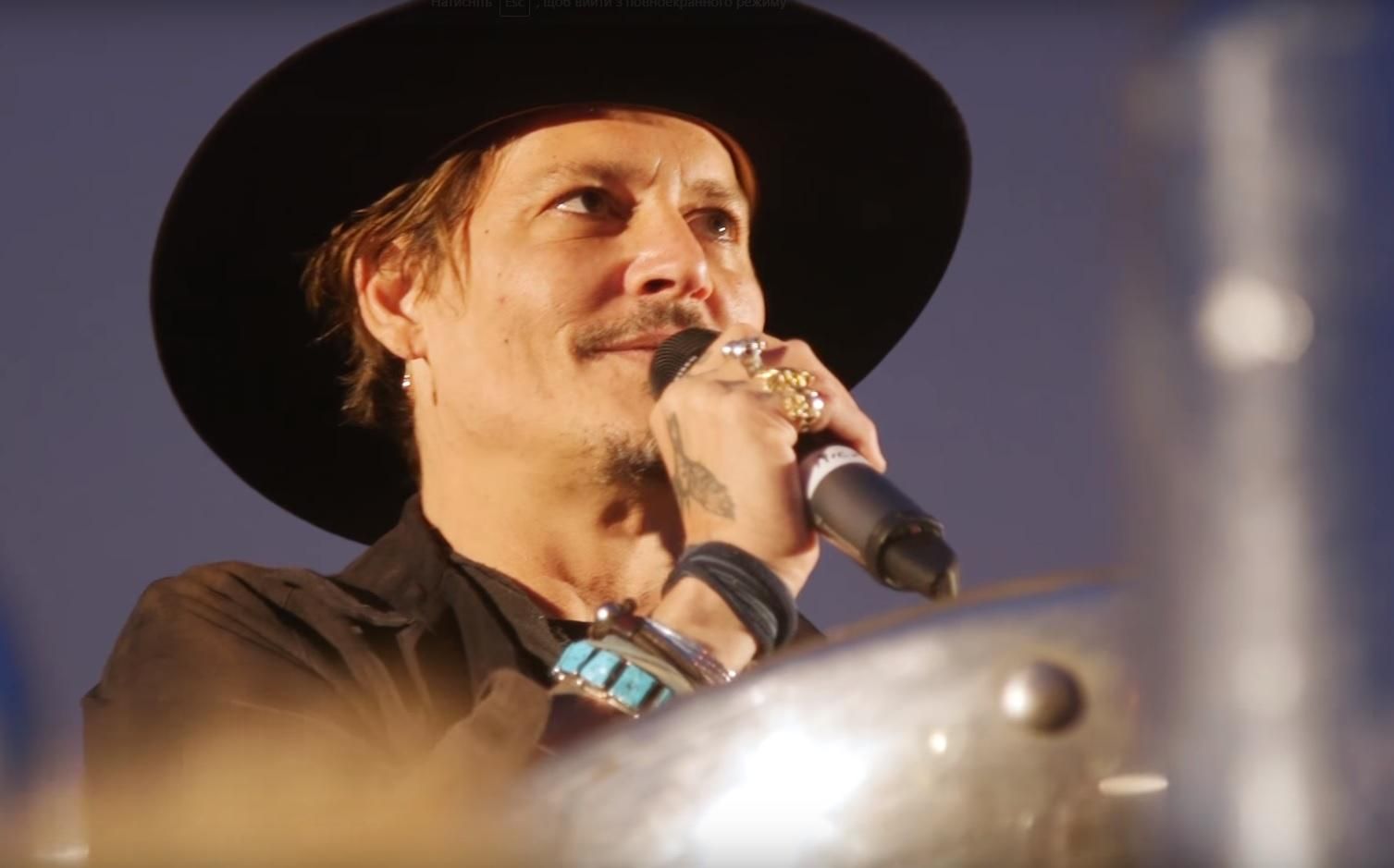 П’яний Джонні Депп зі сцени пожартував про вбивство Трампа: відео П’яний Джонні Депп зі сцени пожартував про вбивство Трампа: відео