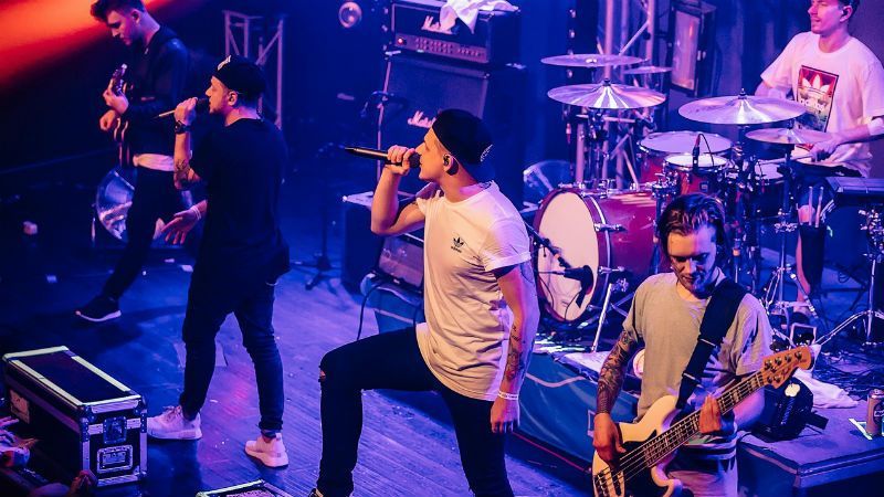 Известной российской группе Anacondaz запретили въезд в Украину на три года Известной российской группе Anacondaz запретили въезд в Украину на три года