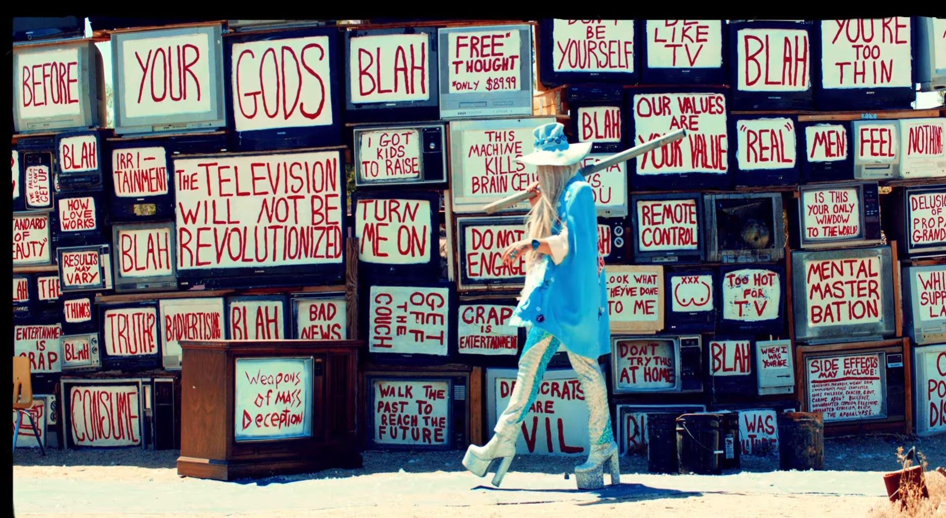 Певица Kesha после громкого скандала и 4 лет перерыва выпустила первый клип Певица Kesha после громкого скандала и 4 лет перерыва выпустила первый клип