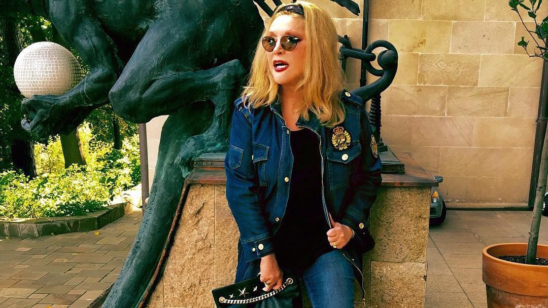 Пугачева демонстрирует стройные ноги в шортах: Галкин снова похвастался красотой жены Пугачева демонстрирует стройные ноги в шортах: Галкин снова похвастался красотой жены