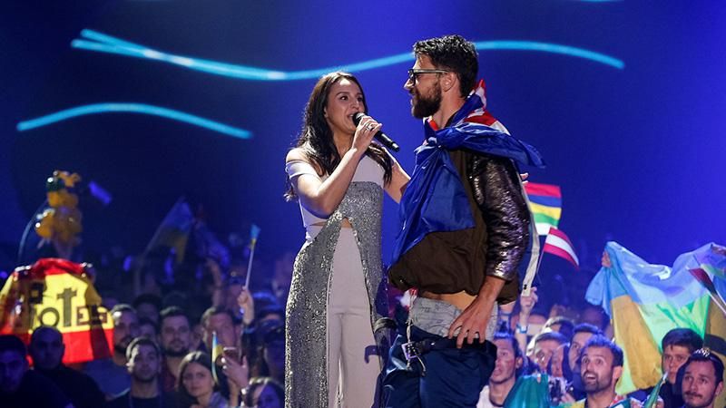 Пранкер Віталій Седюк вибачився перед Джамалою за голі сідниці Пранкер Віталій Седюк вибачився перед Джамалою за голі сідниці