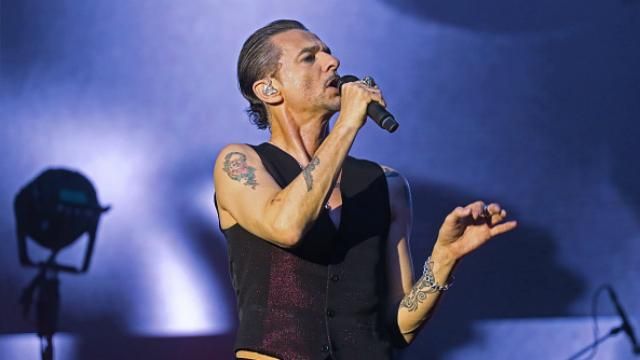 Depeche Mode скасував концерт у Білорусі: фото Дейва Гаана в лікарні Depeche Mode скасував концерт у Білорусі: фото Дейва Гаана в лікарні