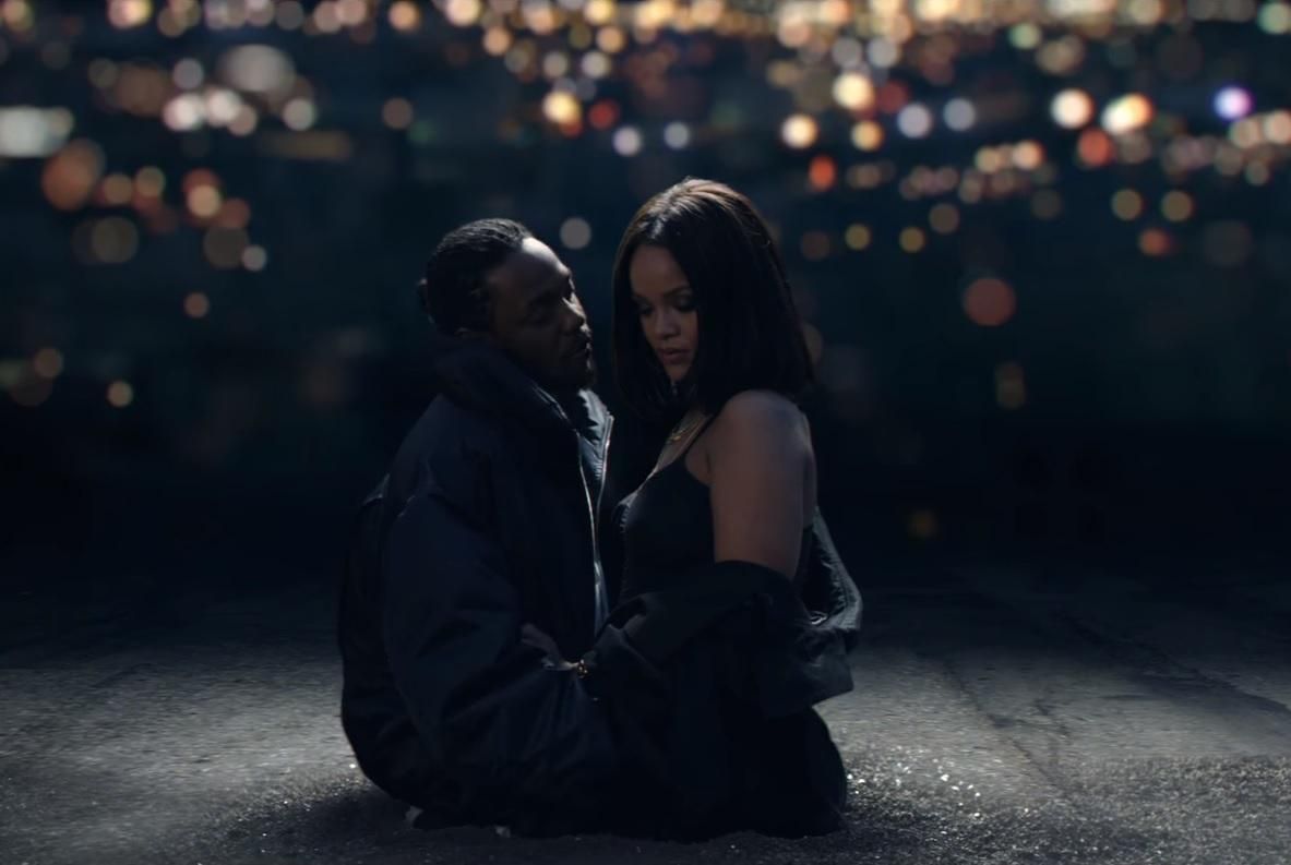 Новый клип Рианны "Loyalty" бьет рекорды популярности: видео Новый клип Рианны "Loyalty" бьет рекорды популярности: видео